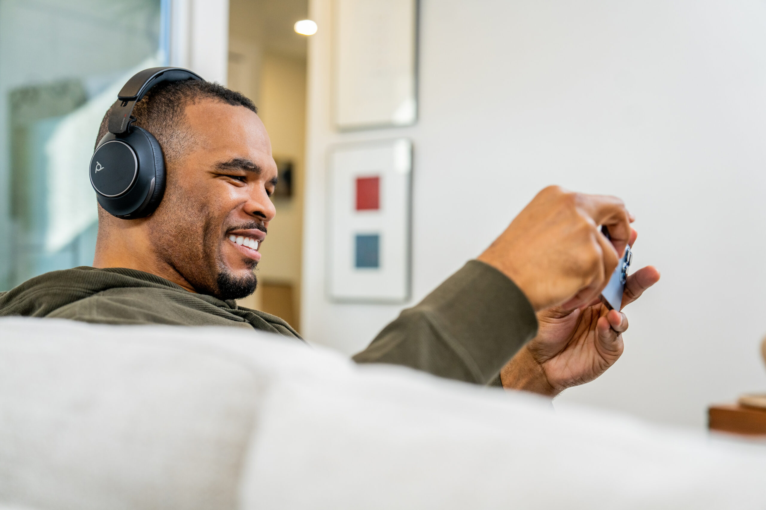 POLY Voyager Surround 80 UC USB-C Headset + USB-C/A-adapter - Afbeelding 8